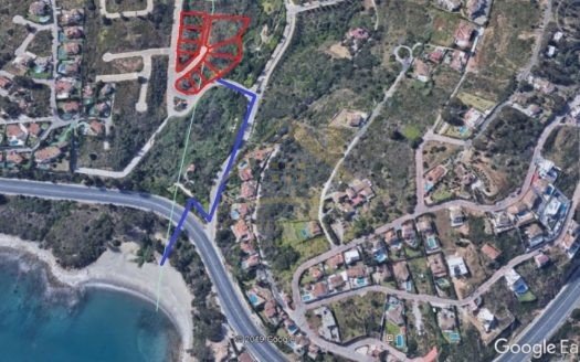 Sale plot situated 200 meter from the beach Sotogrande between Puerto Duquesa