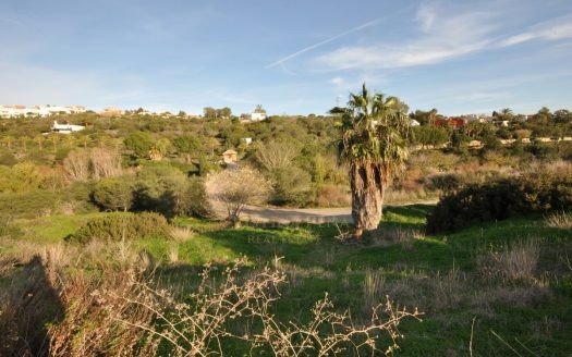 Sale plot situated 200 meter from the beach Sotogrande between Puerto Duquesa