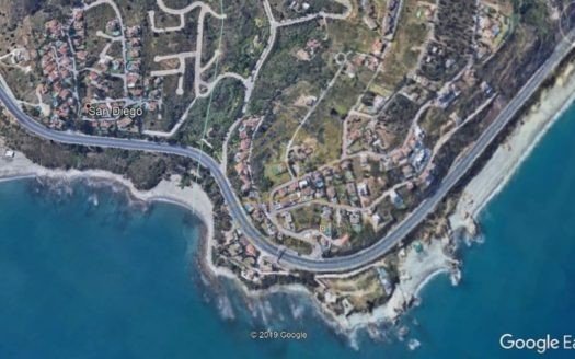 Sale plot situated 200 meter from the beach Sotogrande between Puerto Duquesa