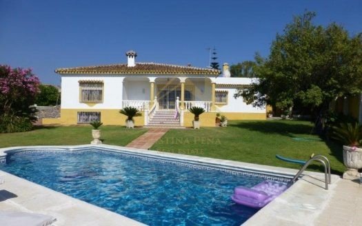 Villa propiedad de estilo rústico español en Marbella