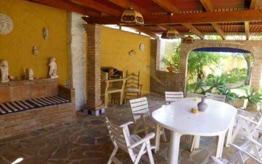 Villa propiedad de estilo rústico español en Marbella