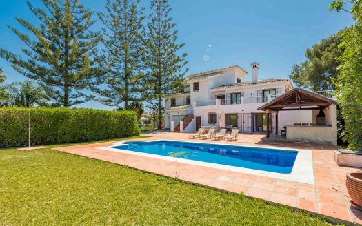 Sale Villa in El Rosario Marbella