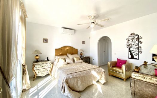 Beachside Villa in Marbesa east Marbella