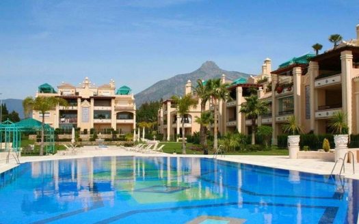 Sale Villa Lomas de la Sierra The Golden Mile Marbella