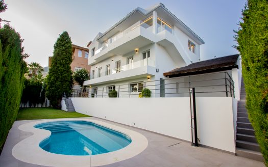 Вилла в Бенальмадене с видом на море — Montealto — Monterrey